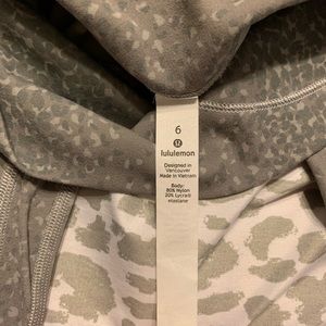 Lululemon SZ 6 Cheetah Print Leggings
